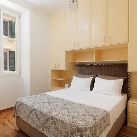 Liston's Apartment
